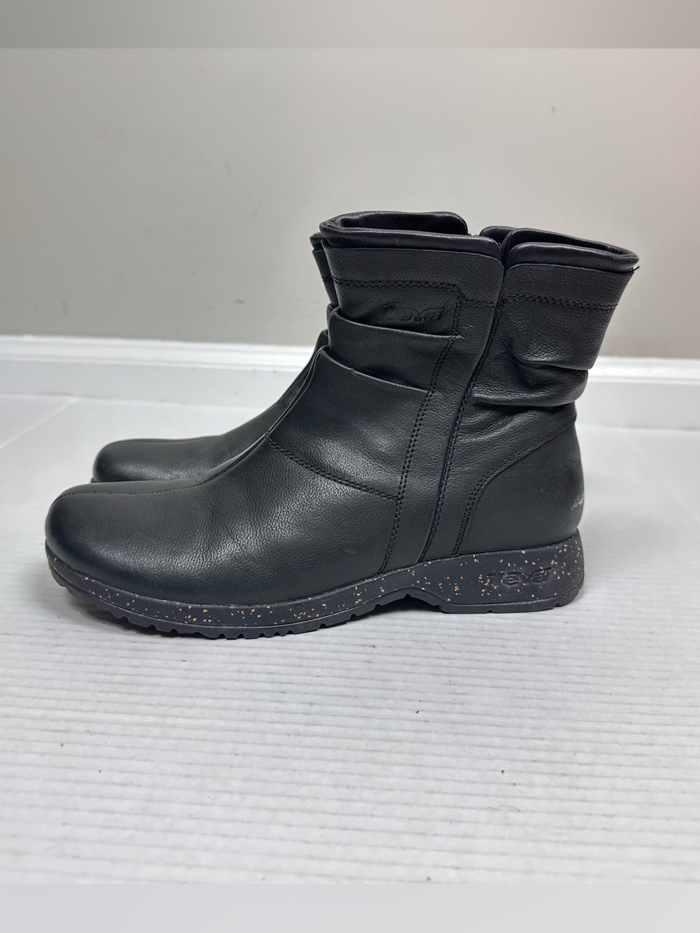 Teva Women's Capistrano Ankle Boot in Black Size US 8.5 - Picture 2 of 11
